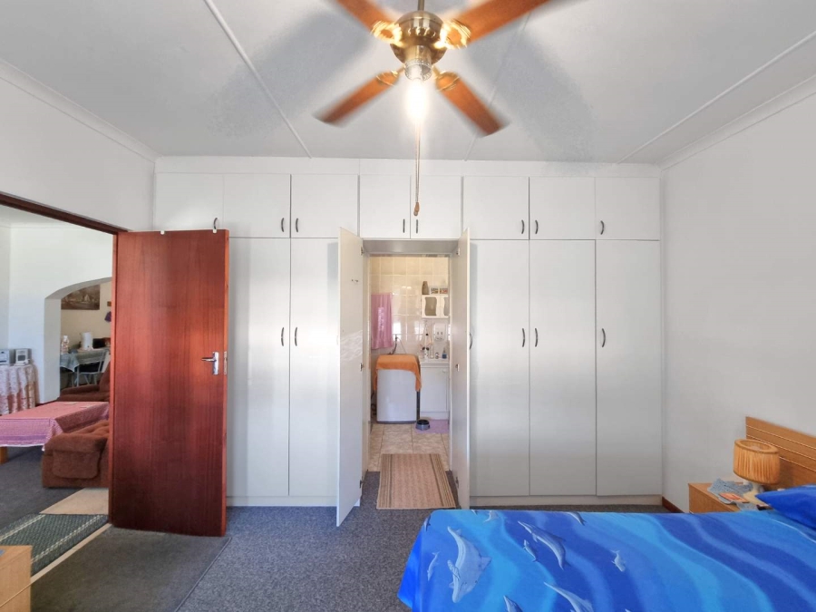 3 Bedroom Property for Sale in Sandbaai Western Cape